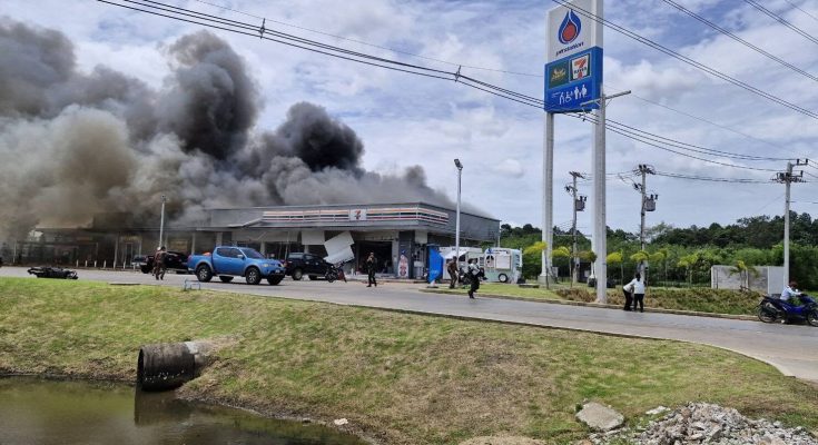เพจ สถานีตำรวจภูธรกันทรลักษ์ รายงาน ปืนใหญ่เขมรยิงใส่ 5 จุด มีคนไทยเสียชีวิตรวมแล้ว 8 รายVDO